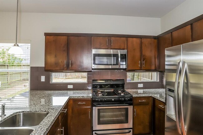 Foto del edificio - 4327 Darter St