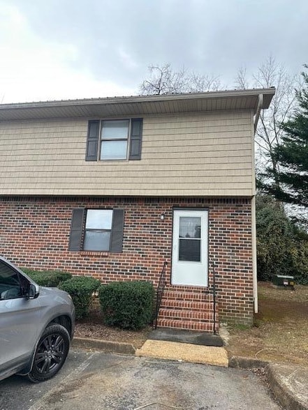 Building Photo - 4100 N Ocoee St