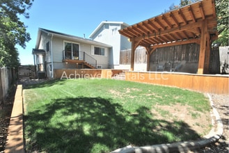 Building Photo - 106 River Heights Blvd
