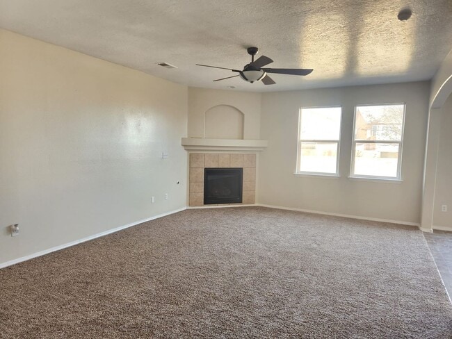 Building Photo - Amazing, Large 3 Bedroom Home in Southwest Albuquerque. Refrigerated Air, 2 Car Garage