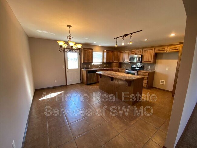 Foto del edificio - 1730 N Chandler Rd