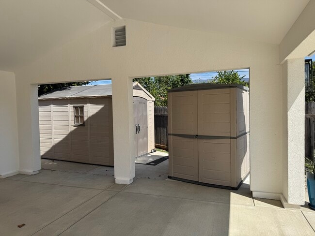 Building Photo - 67 Newcastle Cir