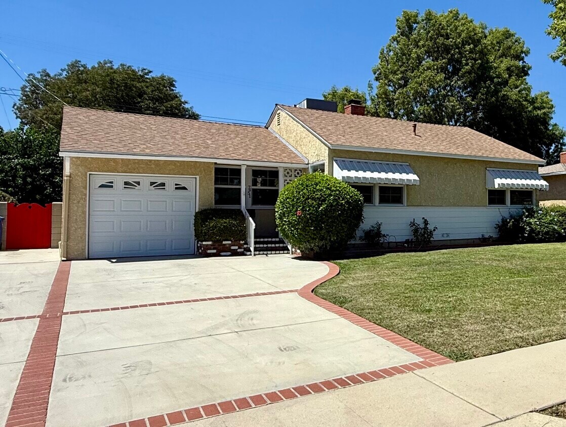 Foto principal - 7451 Wish Ave