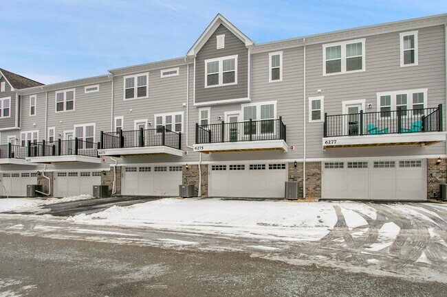 Foto del edificio - 6275 Sandbelt Dr