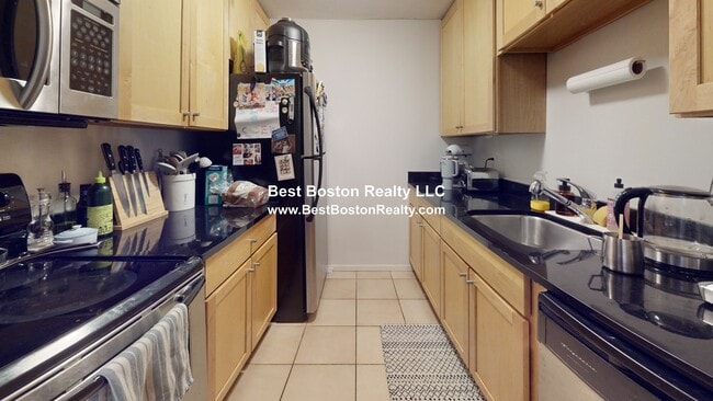 Building Photo - 84 Grant St