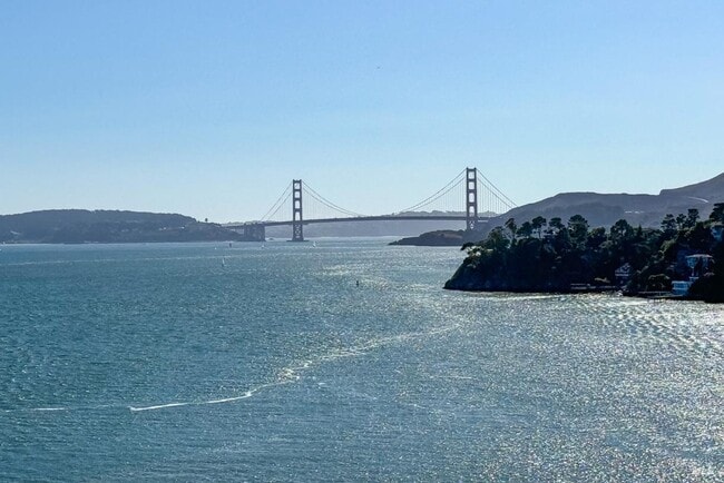 Building Photo - 1952 Centro W St