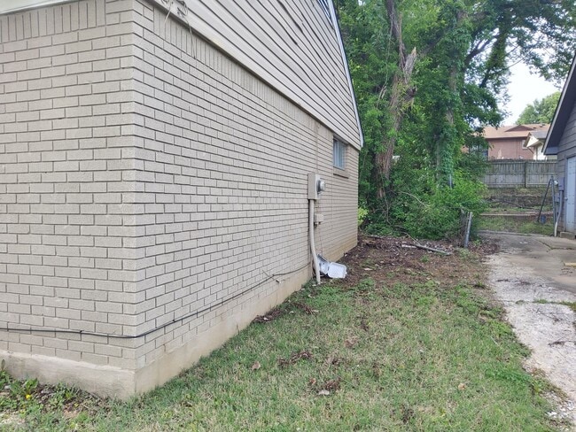 Building Photo - 2771 Northmeade Ave