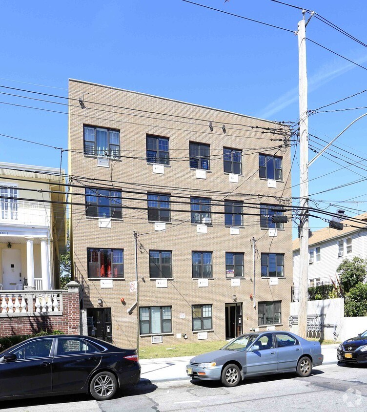 Foto principal - 3017 Barnes Ave