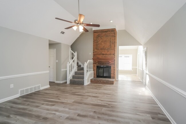 Foto del edificio - 4305 Satin Oak Cove