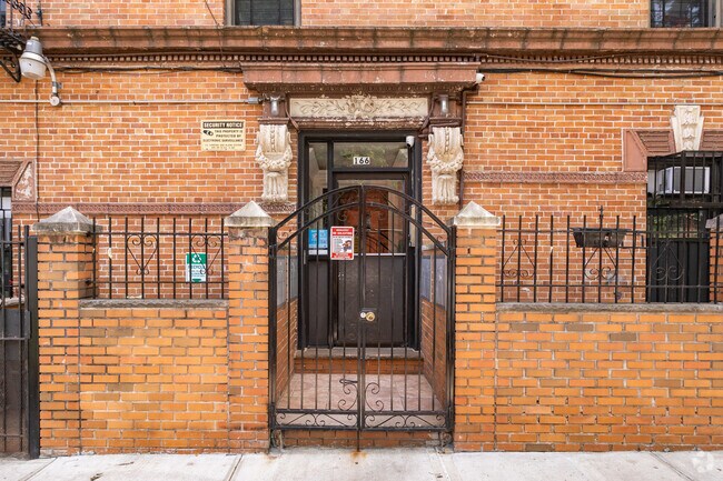 Foto del edificio - 166 Cornelia St
