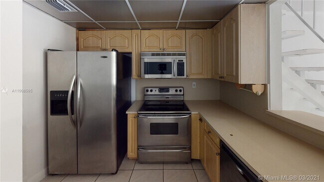 Building Photo - 1151 SW 105th Ave