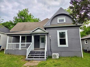 Building Photo - 1326 W Sears St