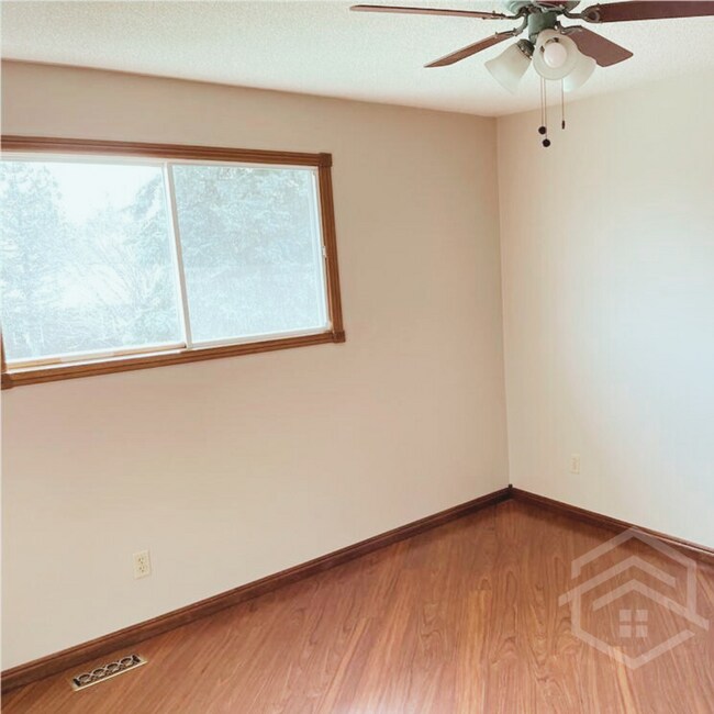 Photo du bâtiment - 3-Bedroom House in Tillsonburg!!