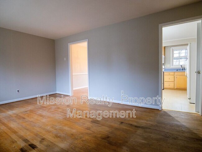 Foto del edificio - 1321 Warminster Dr