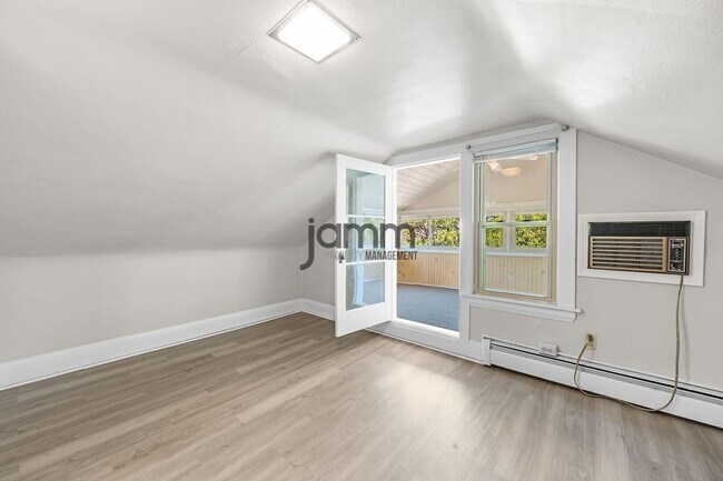 Foto del edificio - 14724 Clifton Blvd