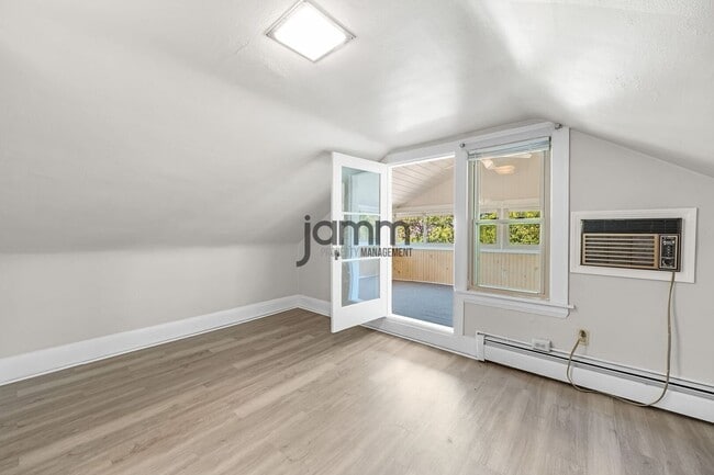 Building Photo - 14724 Clifton Blvd