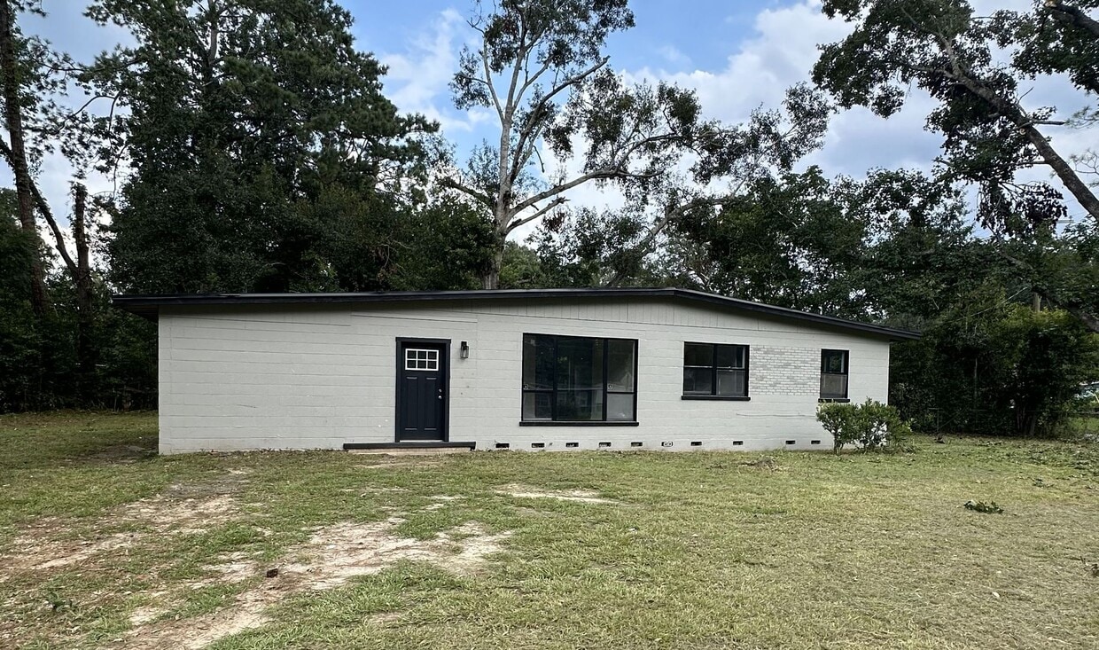 Foto principal - Newly Renovated 3/2