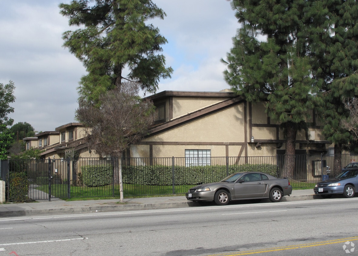 Building Photo - 7717 Laurel Cyn.