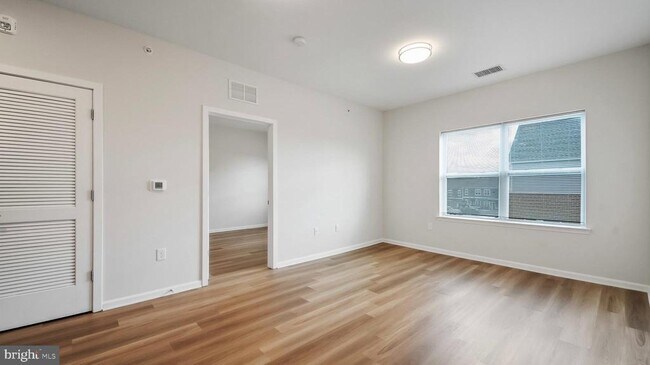 Foto del edificio - 4907 Hamilton Ave