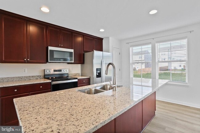 Building Photo - 43 Andover Ct