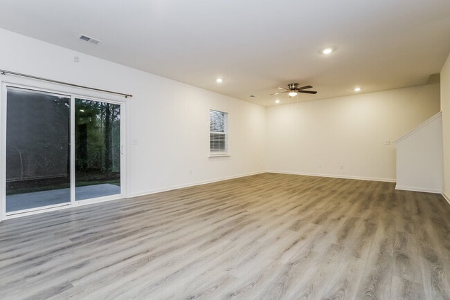 Foto del edificio - 221 Paisley Wy