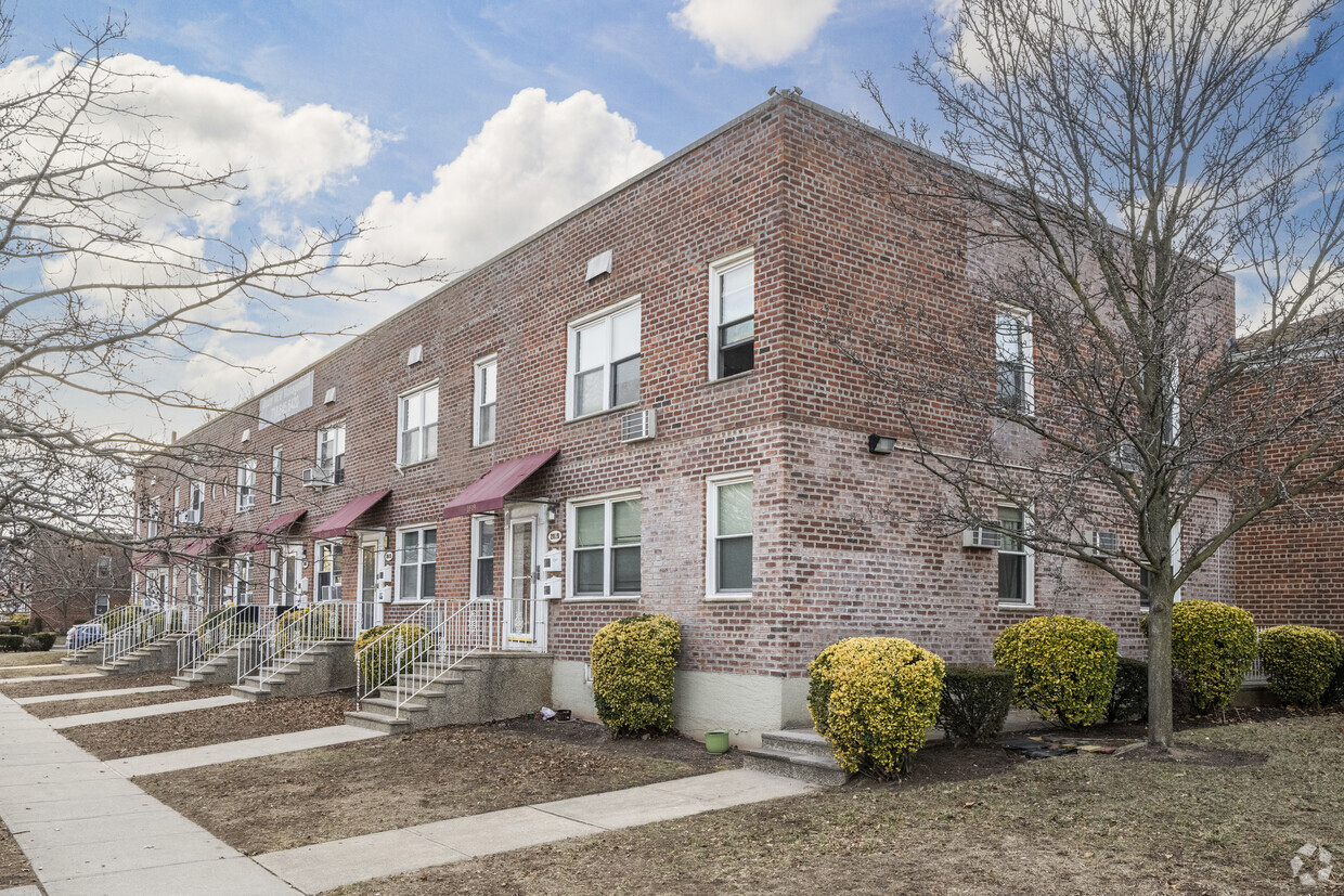 2815 Fillmore Ave - Marine Park