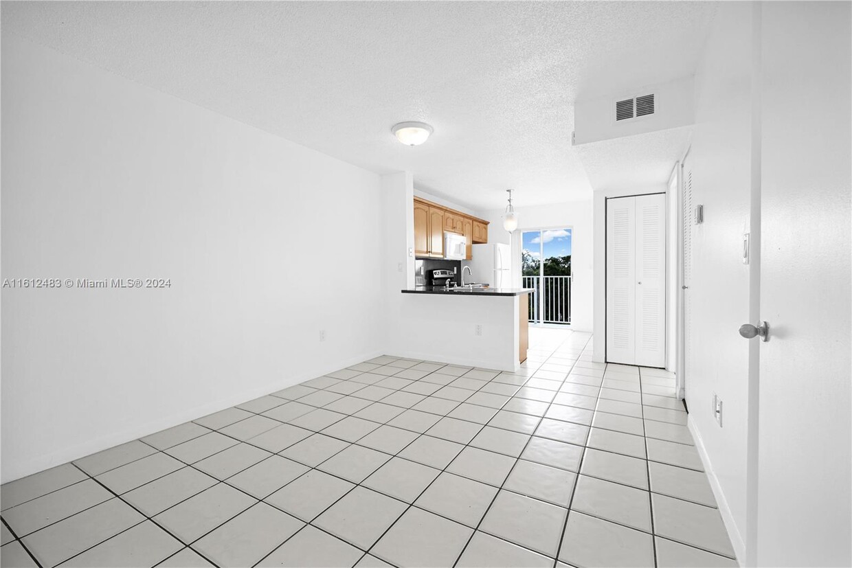 Foto principal - 2575 SW 27th Ave