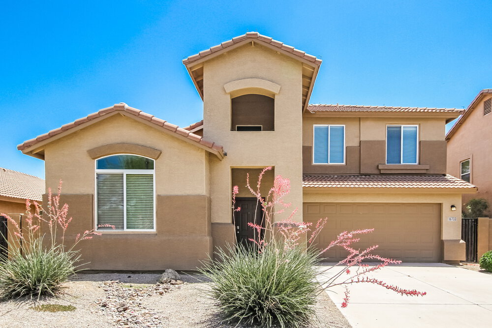 Foto principal - 16733 W Washington St