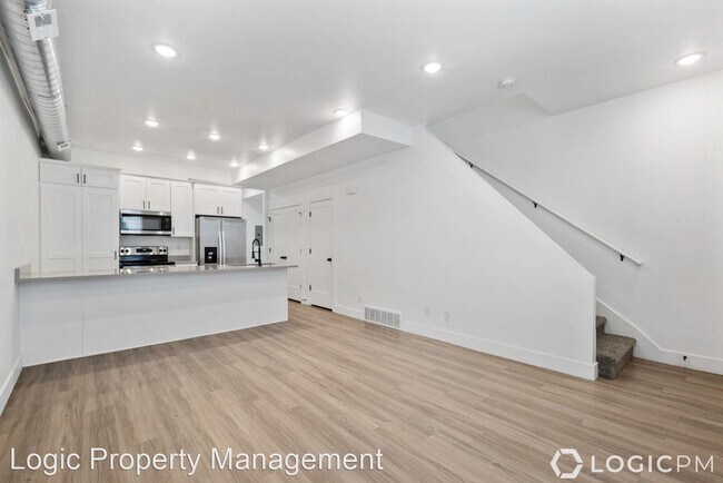 Foto del edificio - 2 br, 1.5 bath House - 909 W. Euclid Ave S #7