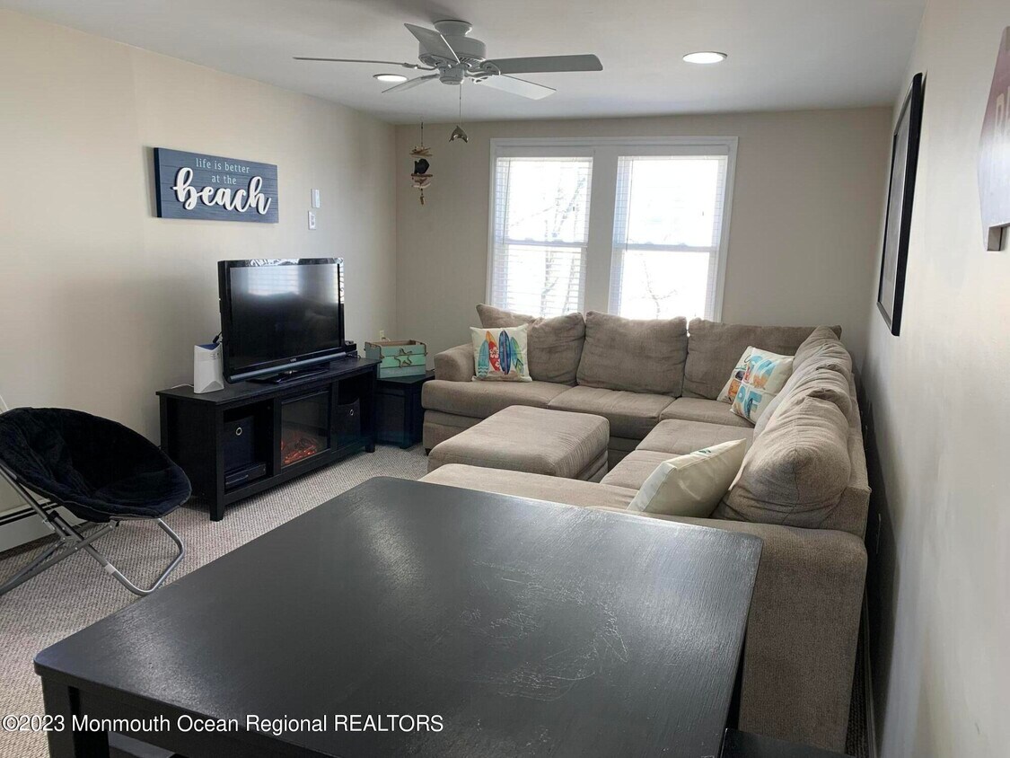 Foto principal - 216 McCabe Ave