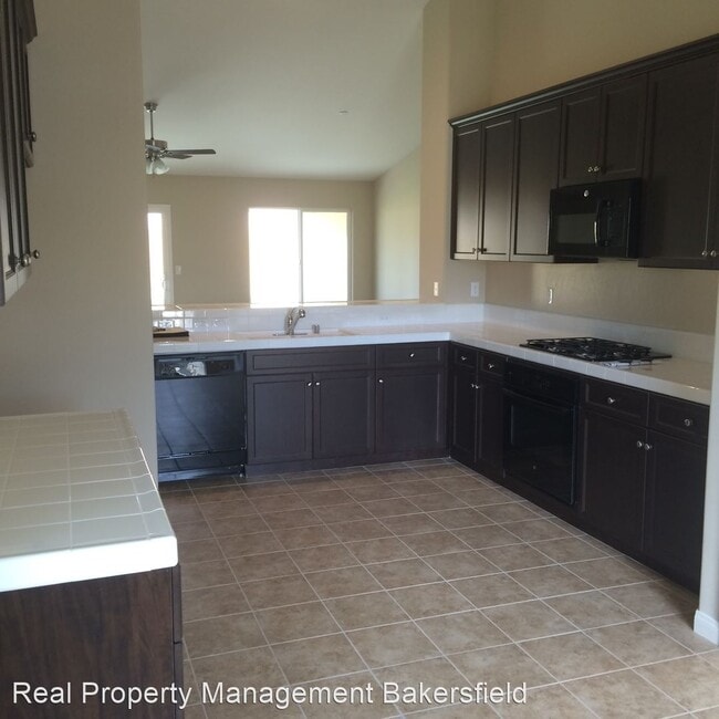 Building Photo - 4 br, 2 bath House - 11106 Corbett Canyon