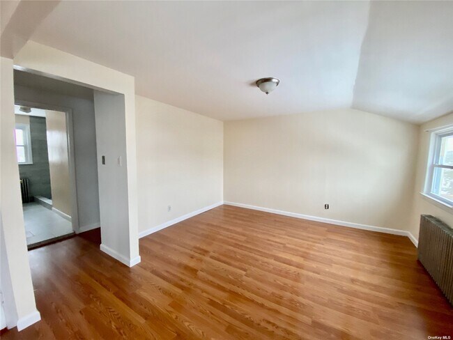 Building Photo - 344 44th St