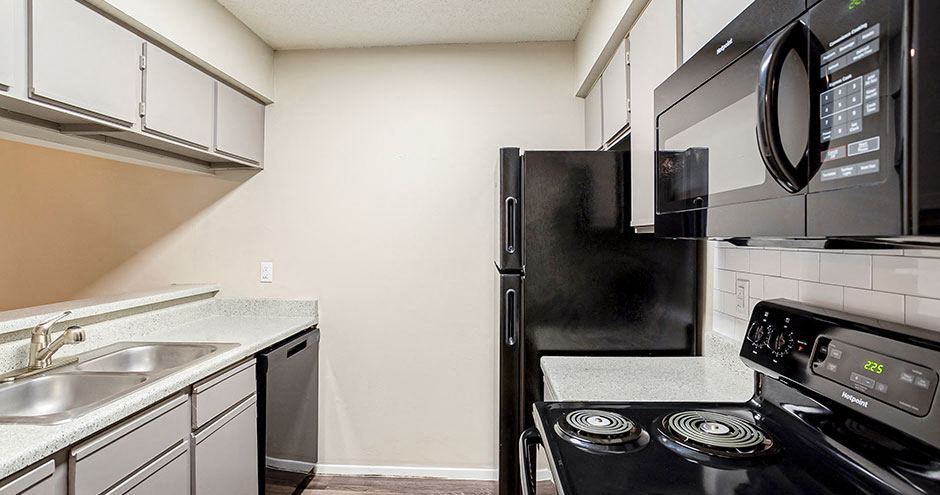 Brooksfield Apartments - 7577 Old Corpus Christi Hwy San