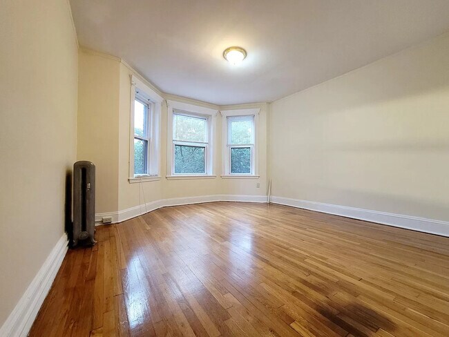 Foto del edificio - 376 Riverway