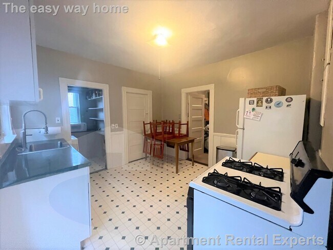Building Photo - North Cambridge/Davis Square 2BR  - In uni...