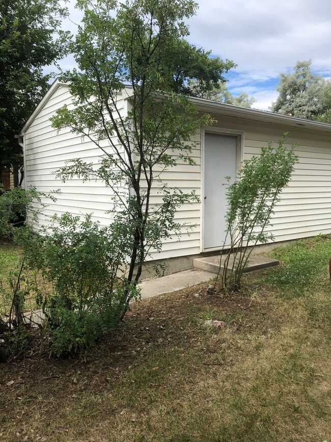 Building Photo - 203 Montana Ave