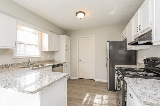 Foto del edificio - 3677 Wickersham Way