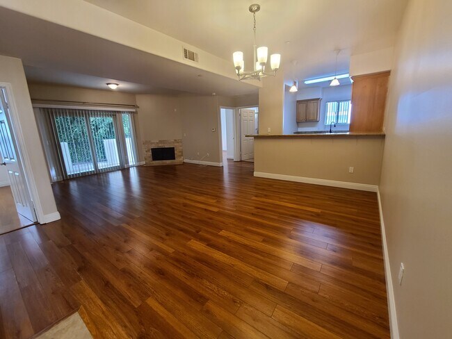 Foto del edificio - 12916 Moorpark St