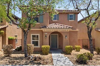 Building Photo - 9912 Blue Villa Ct