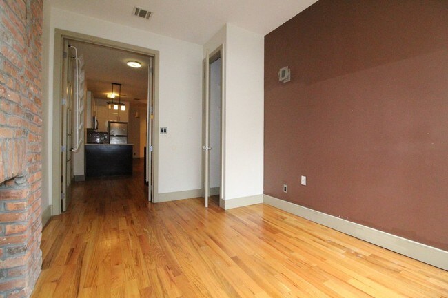 Building Photo - 81 A Cornelia St