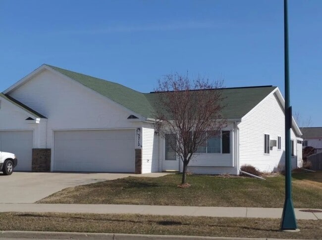 Building Photo - 5712 Bishops Blvd