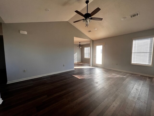 Foto del edificio - 4825 Wildwood Ln