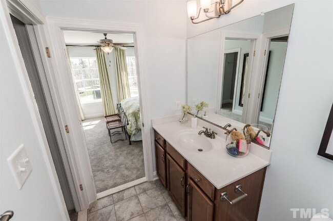 Foto del edificio - 102 Harvest Oaks Ln