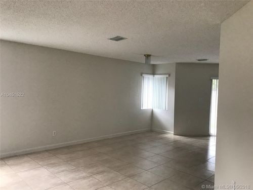 Foto del edificio - 3127 Johnson St