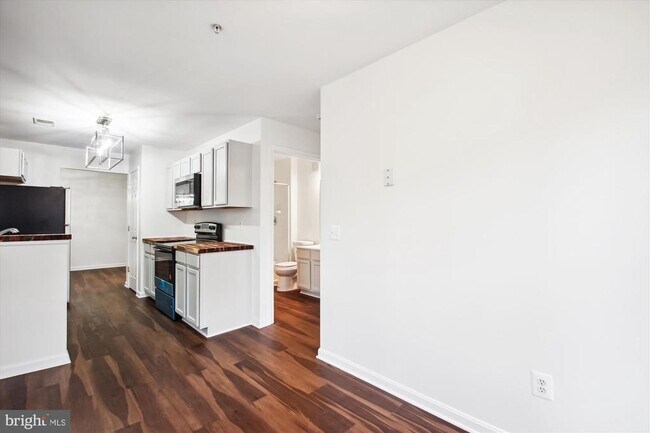 Building Photo - 2155 Scotts Crossing Ct