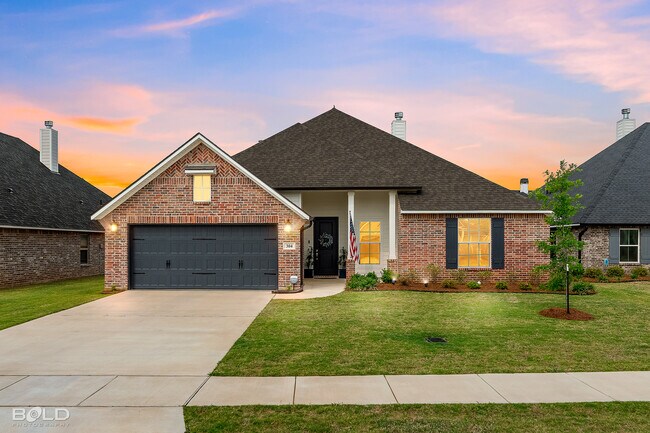 Building Photo - 304 Prien Lk Lp