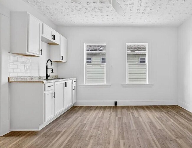 Foto del edificio - 9418 Parkview Ave