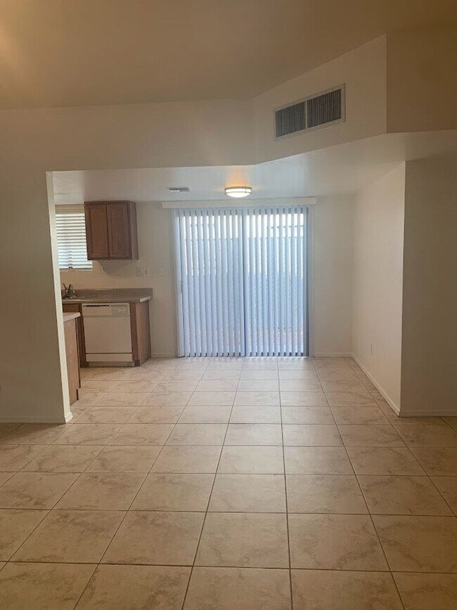 Foto del edificio - 9104 E Esperanza Dr