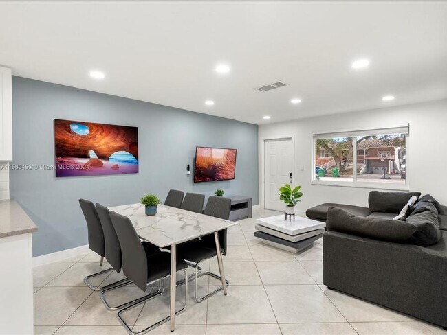 Foto del edificio - 5063 SW 27th Ave