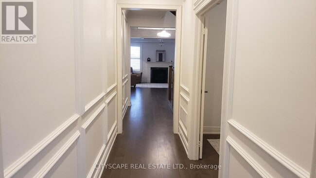 Building Photo - 114 Avanti Cres